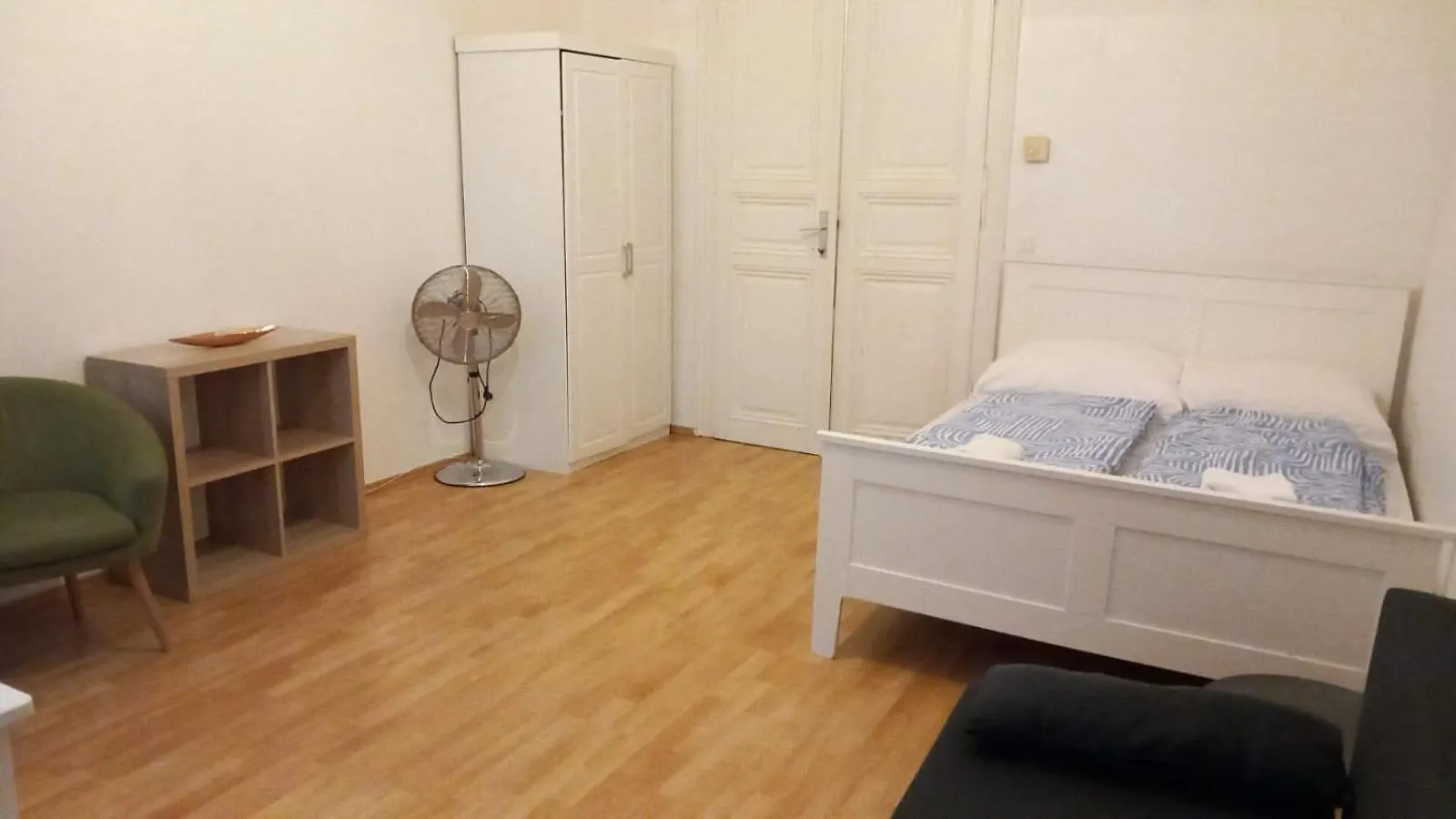 Quiet Comfort: 1 Bedroom Vienna Apartment With Style 0*,  Austria
